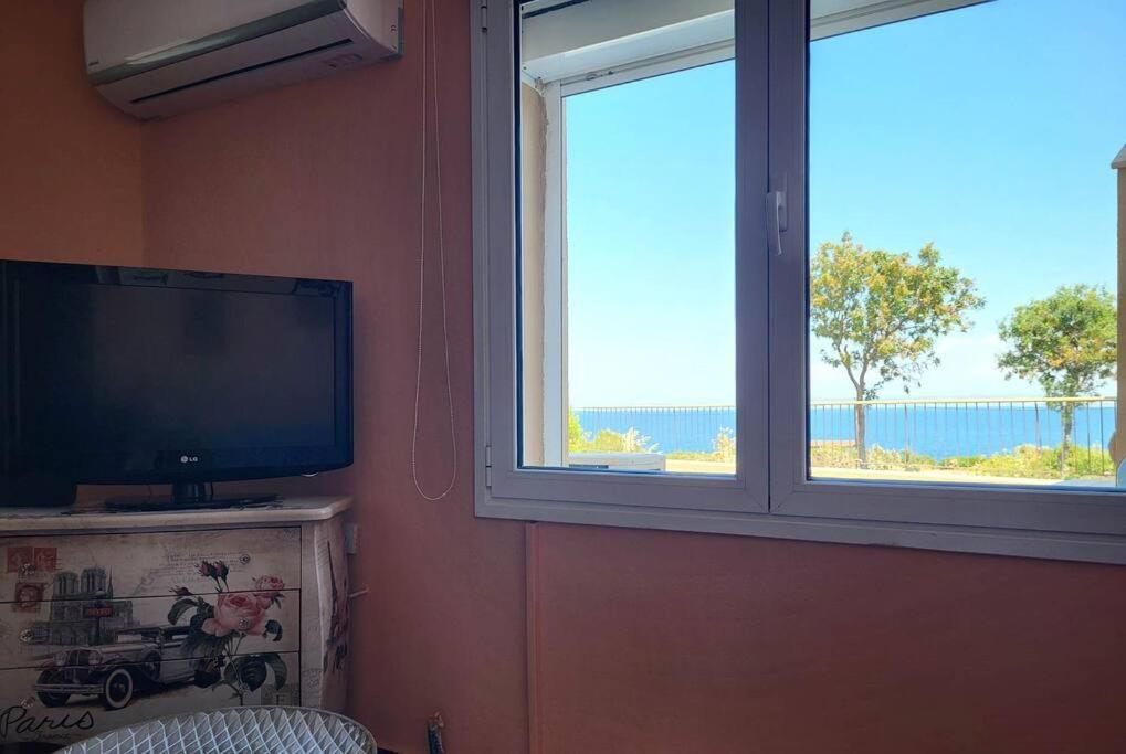 Afentis Apartment Agia Ermioni Bagian luar foto